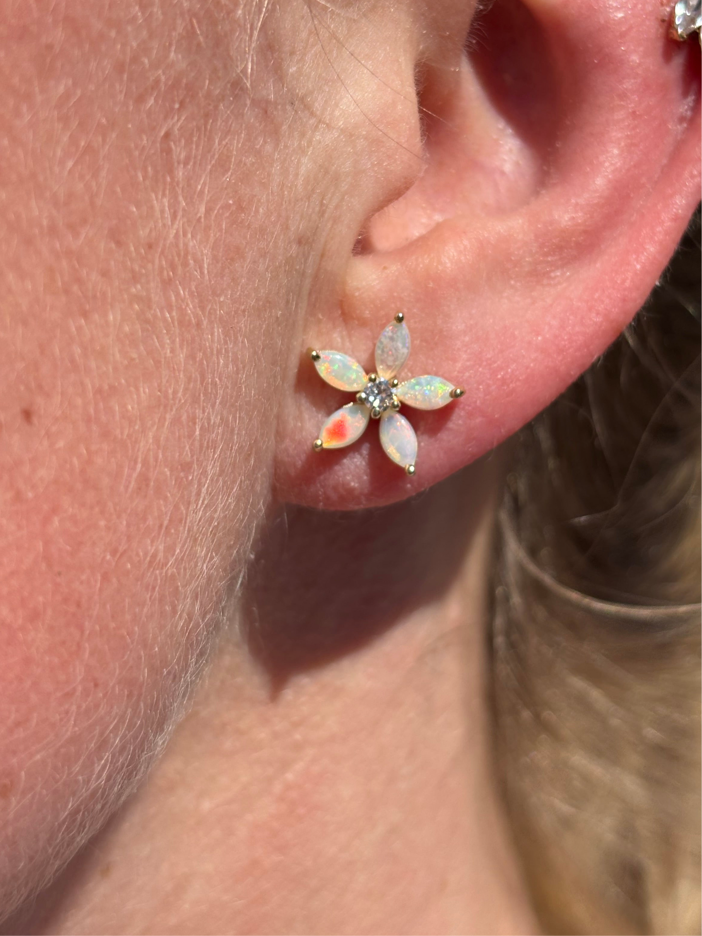 Jasmine Earrings - 9k