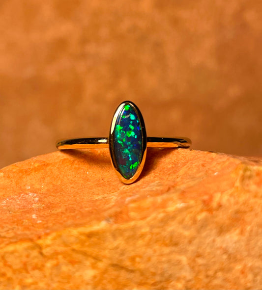 Marquise Ring - 9k gold, size 6.25, M