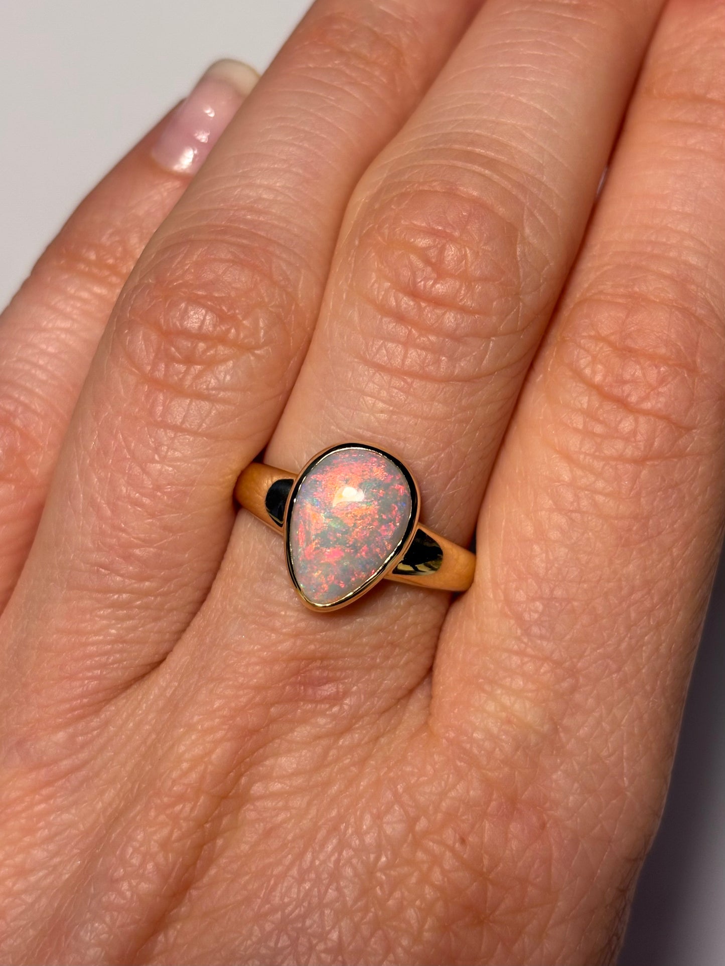 Pink teardrop ring- 9k gold, size 6.75, N