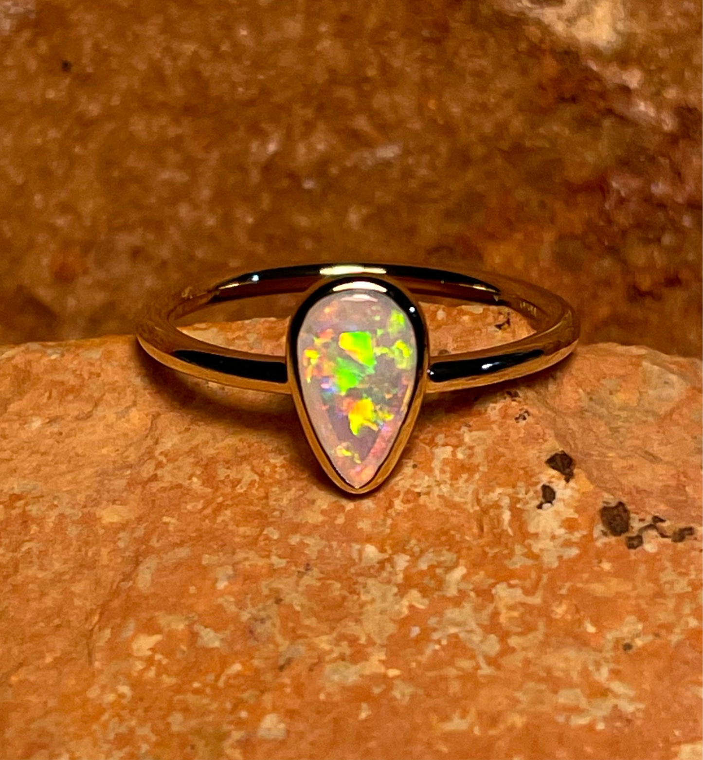 Summer Vibes - 9k gold ring, size 8.25, Q