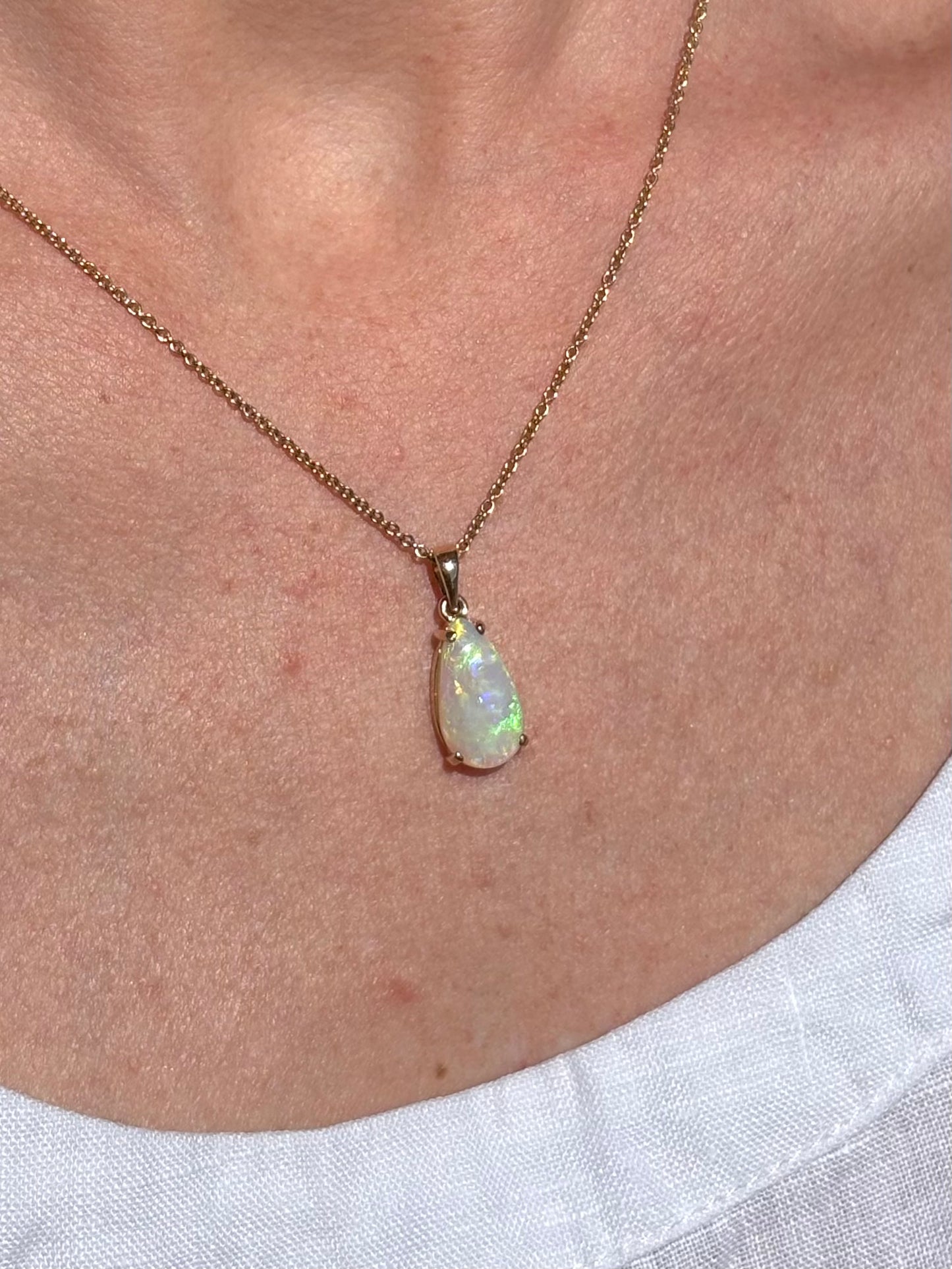 Green & Gold Pendant - 9k