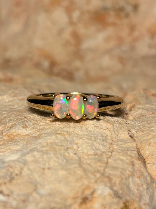 Trio ♡ Ring - 9k Gold, Size 7.5, P