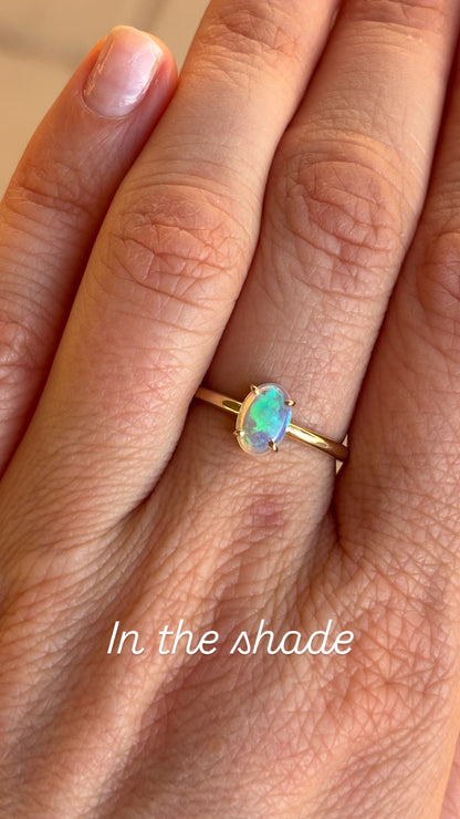 Small but mighty opal ring - 9k gold, sz 5.5, L