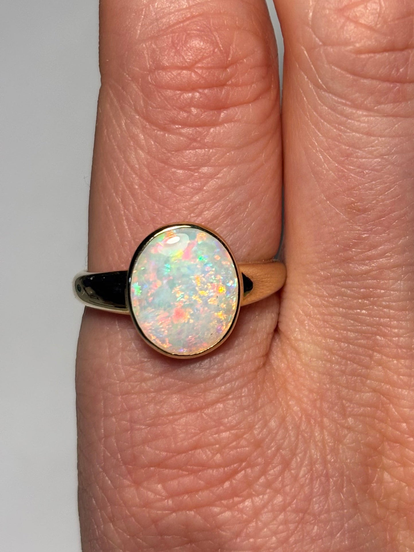 White Haven Ring - 9K Size 8.75, R