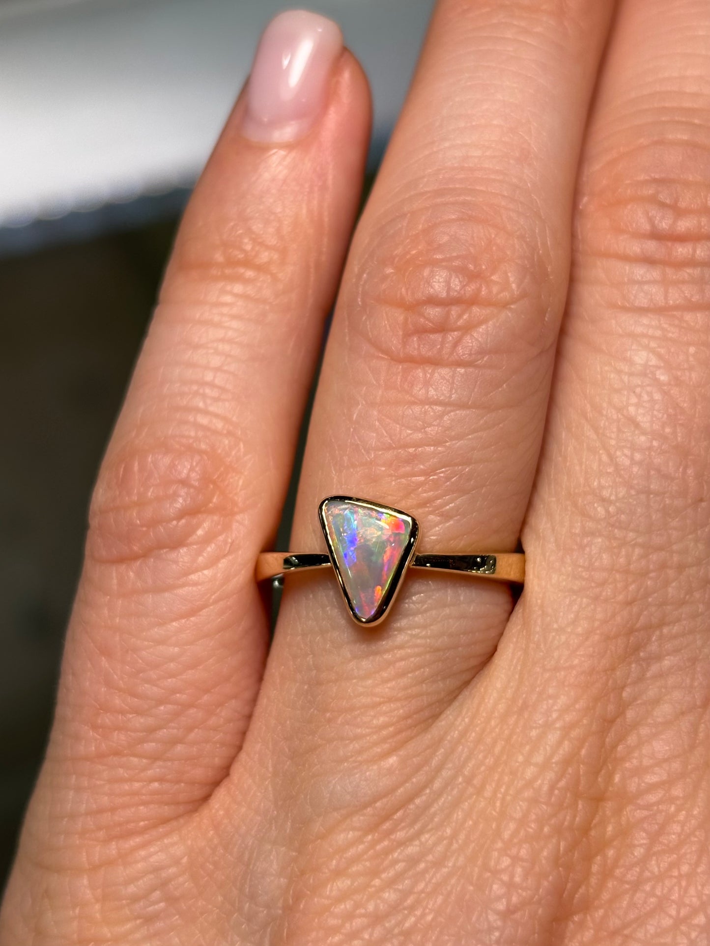 Chameleon Rainbow Ring - 9k, Size 5.75, L