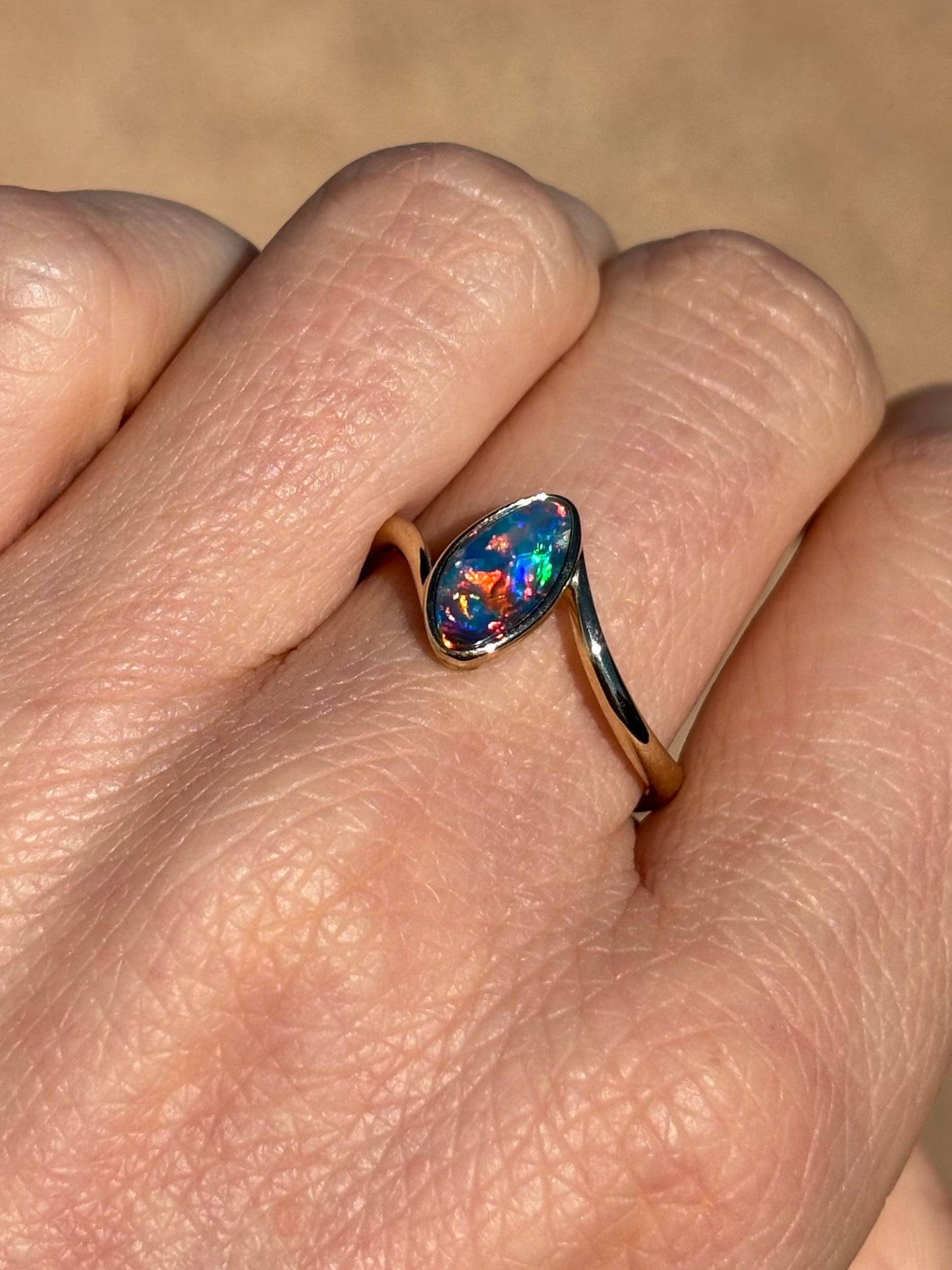 Wave Doublet - 9k gold ring, size 7.75, N