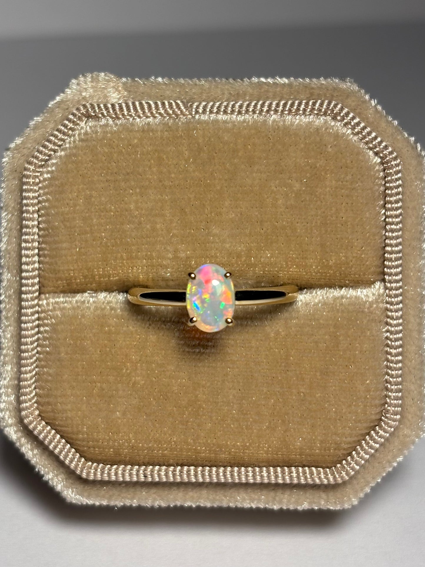 Mystic Aura Ring - 9k, Size 5, K