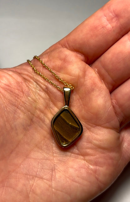 Rainbow flash boulder - 14k gold pendant