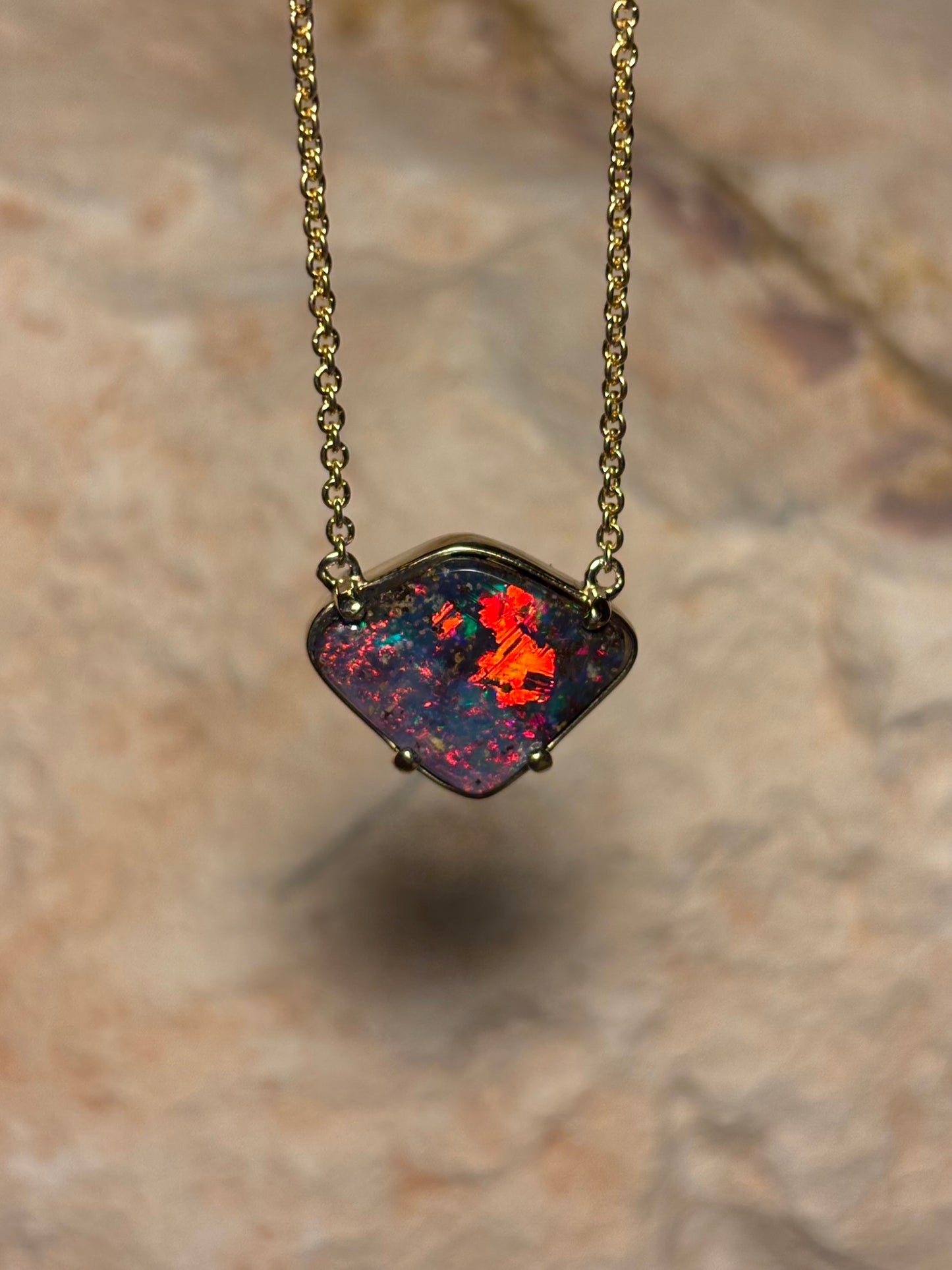 Boulder Flame Necklace - 14k