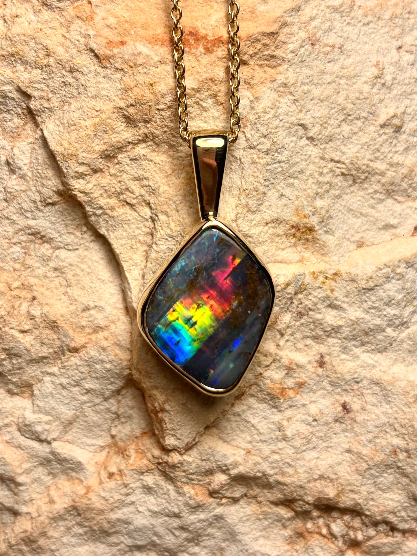 Rainbow flash boulder - 14k gold pendant