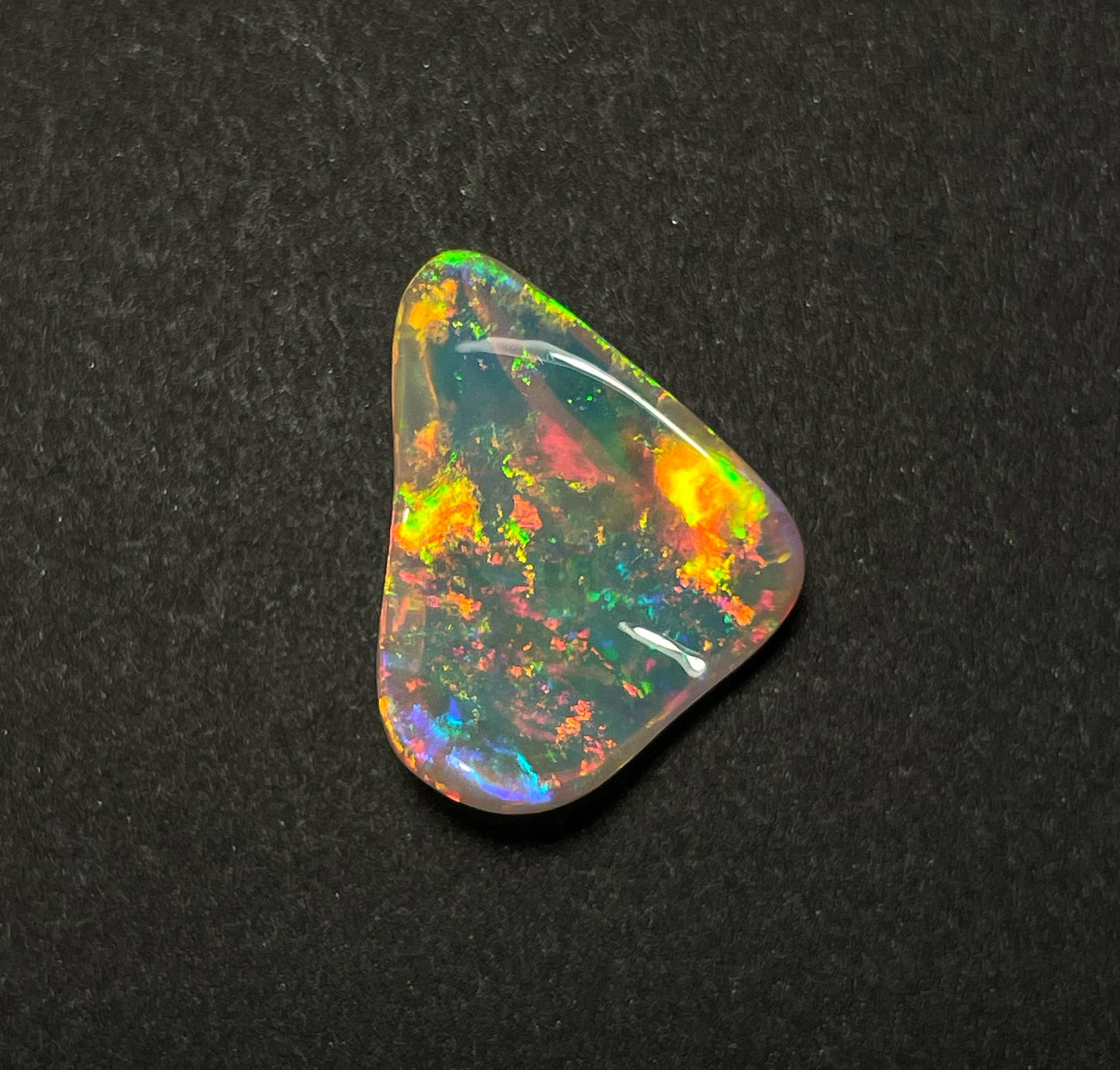 5.7ct Coober Pedy Shell Skin