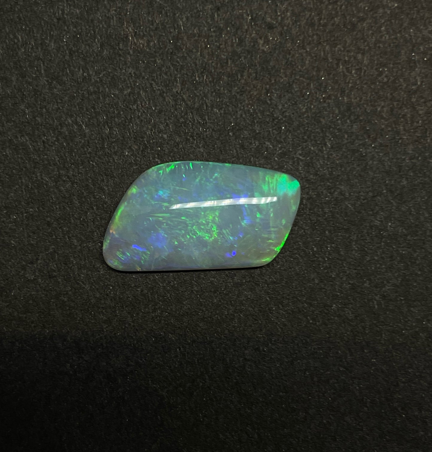 2.8ct Coober Pedy Crystal Opal