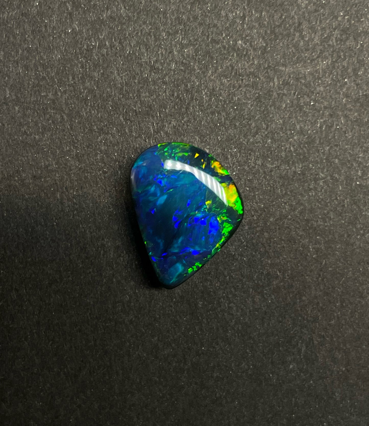 5.7ct Lightning Ridge Black Opal