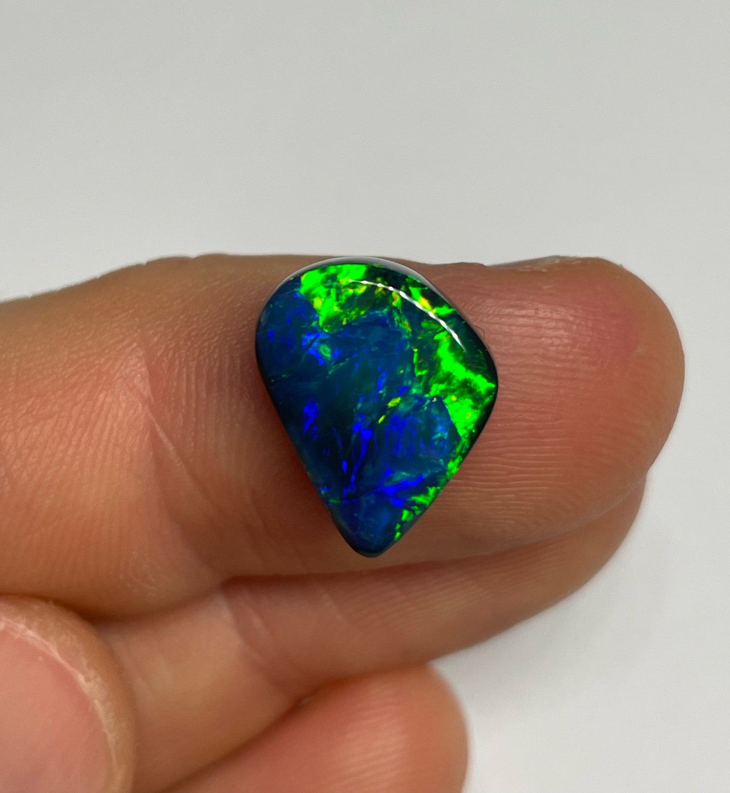 5.7ct Lightning Ridge Black Opal