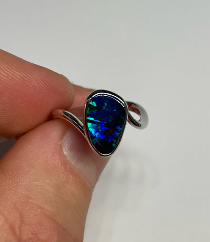 Ocean Ridge Ring - Sterling Silver, Size 6, M