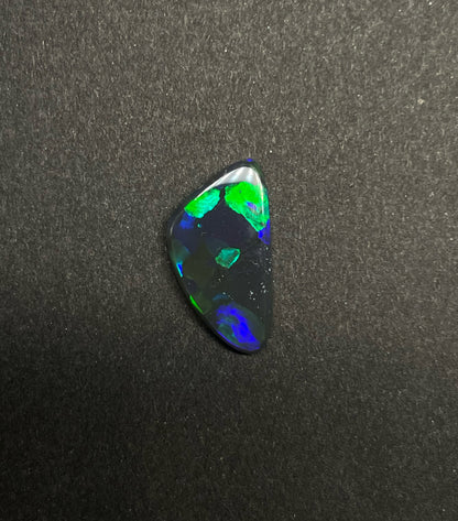 2.3ct Lightning Ridge Black Opal