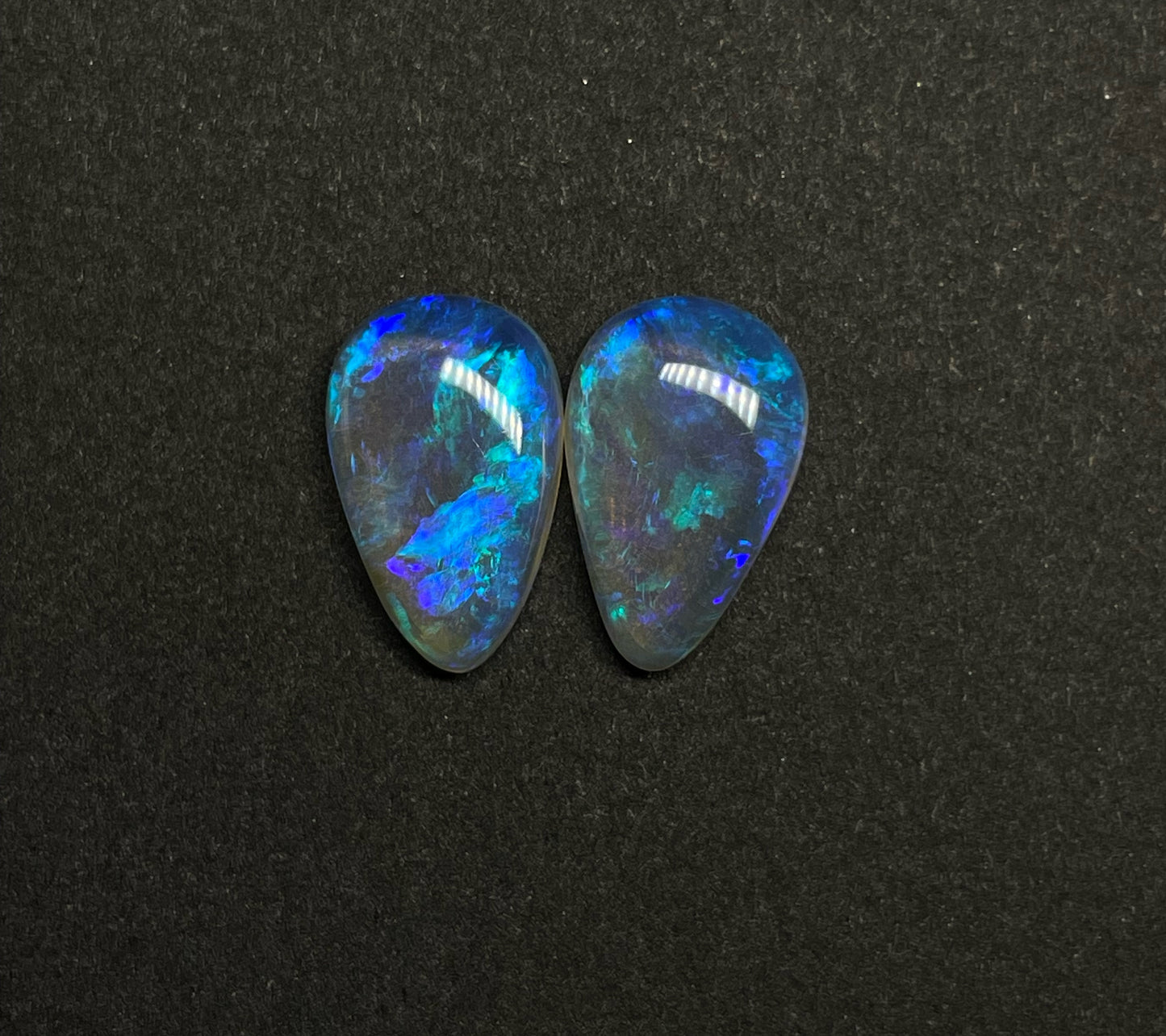 4.9ct Andamooka Pair