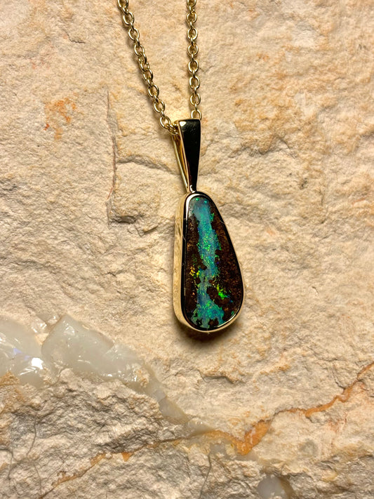 Ironstone shore - 9k gold necklace