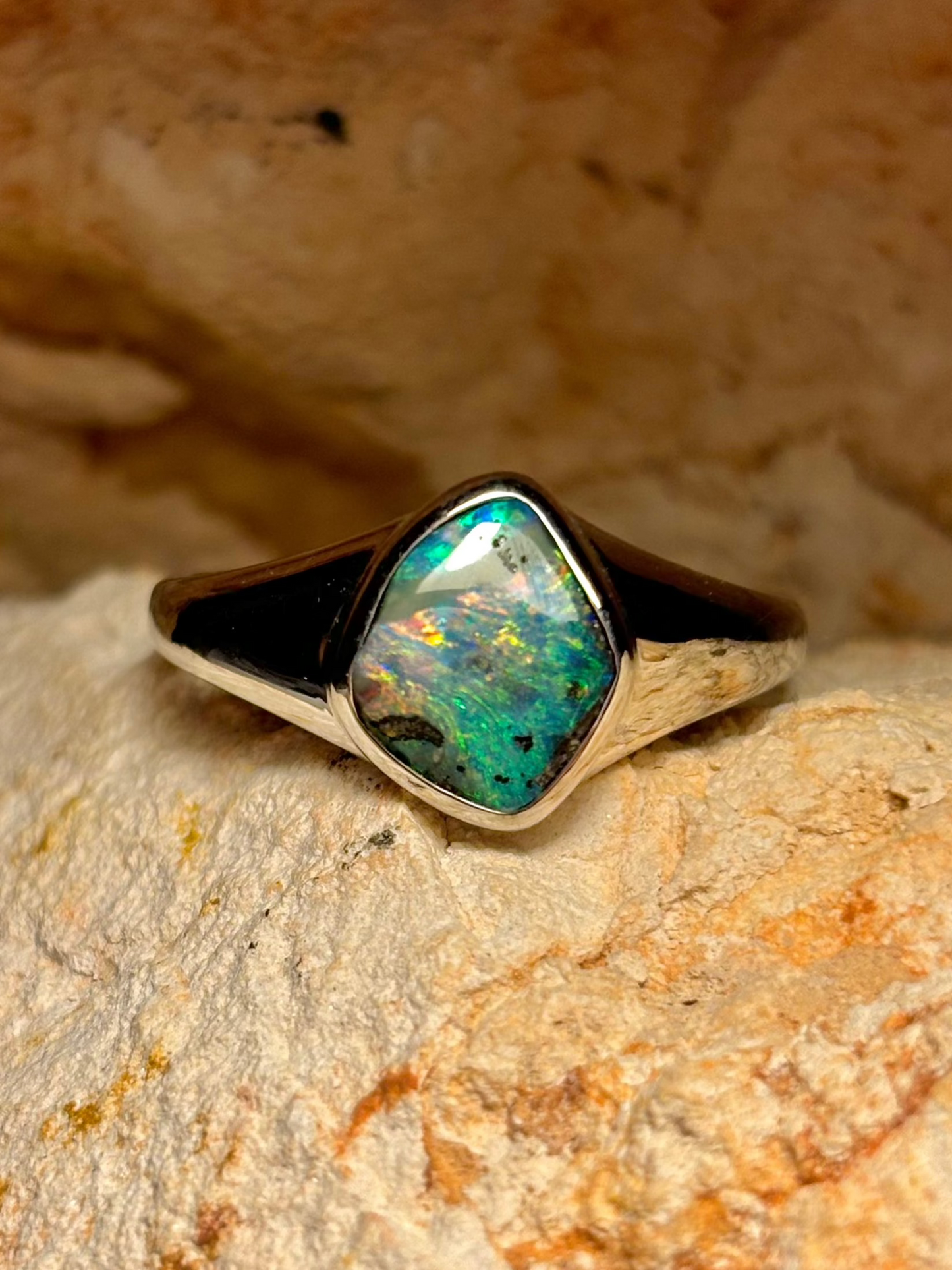 Opal bloom - sterling silver, size 9, R 1/2