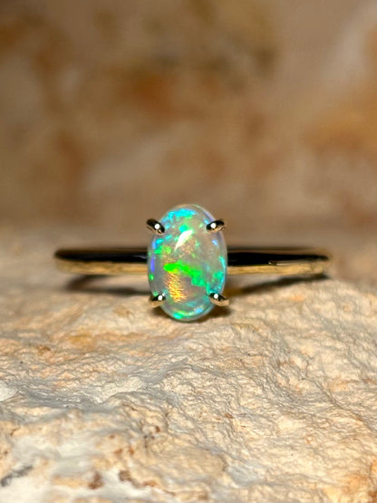 Small but mighty opal ring - 9k gold, sz 5.5, L