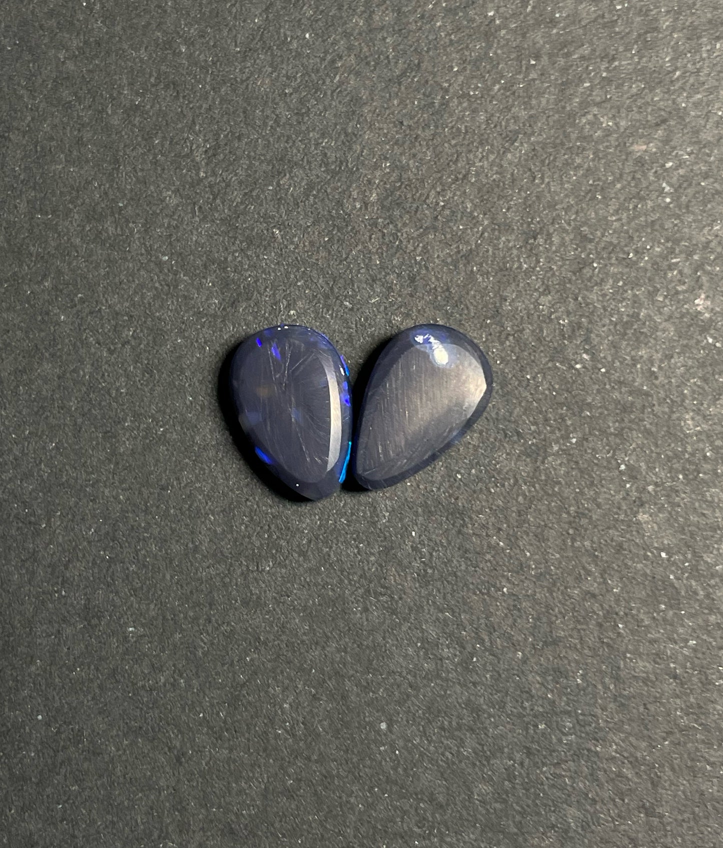 2.7ct Lightning Ridge Pair