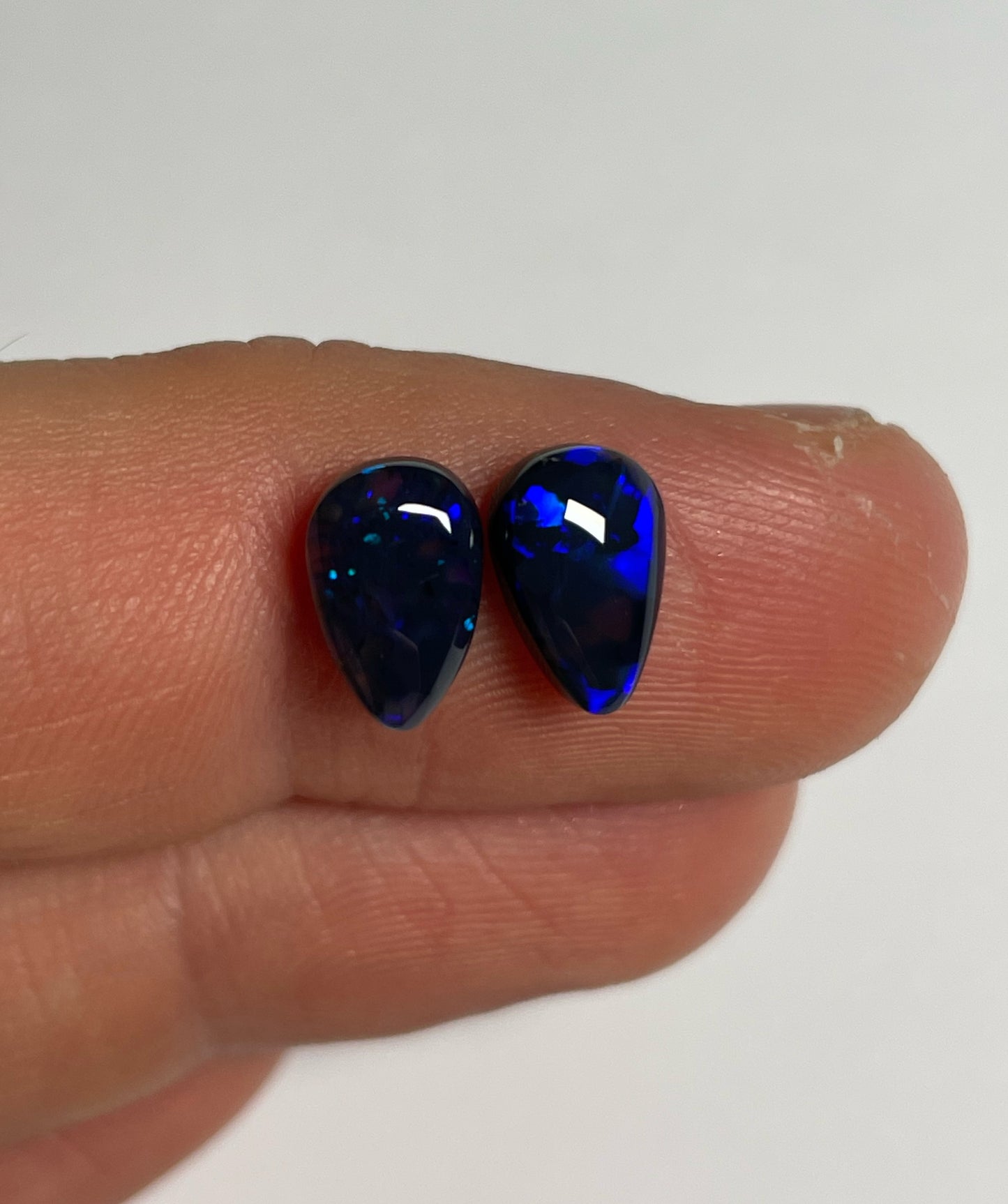 2.7ct Lightning Ridge Pair
