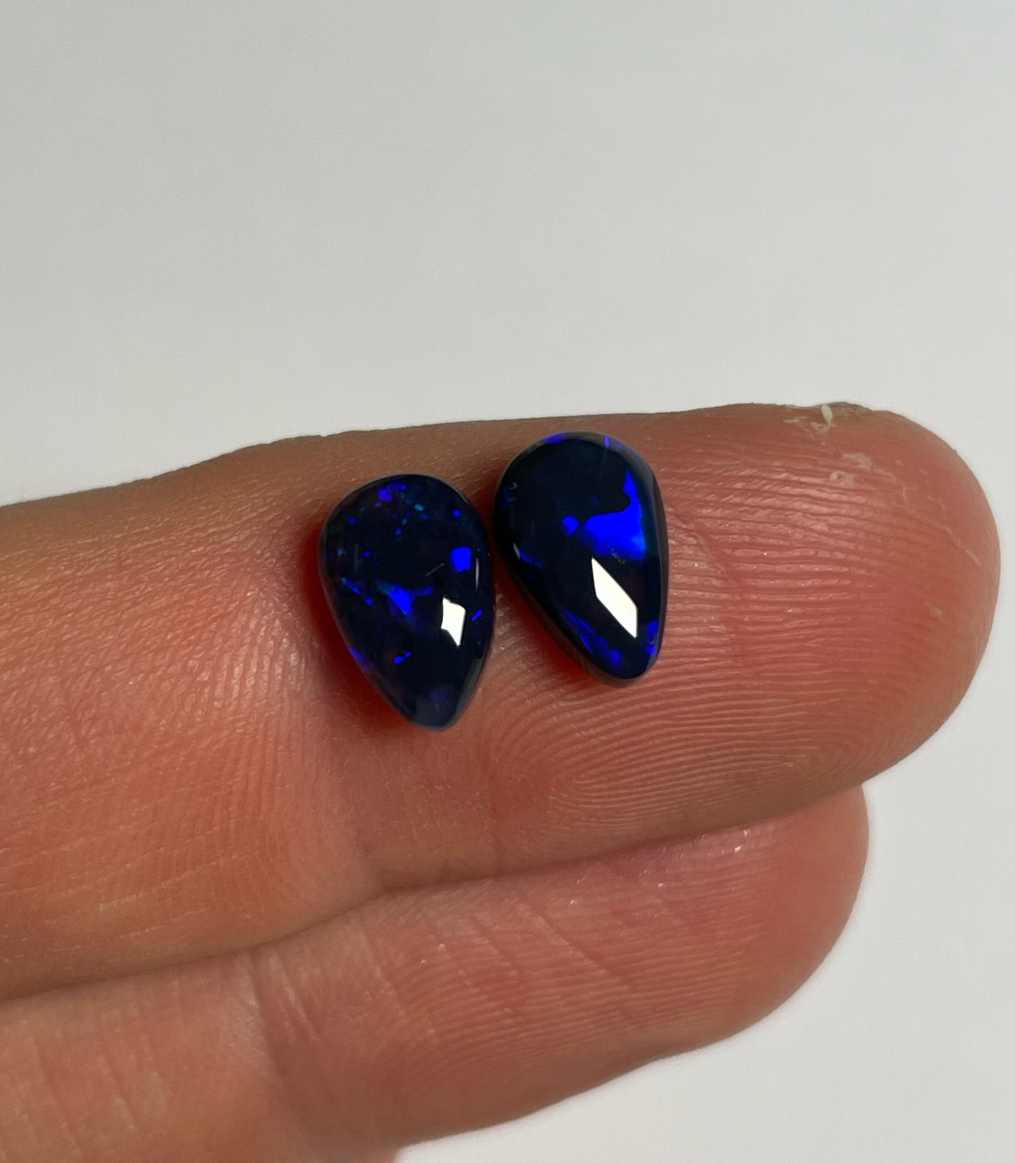 2.7ct Lightning Ridge Pair