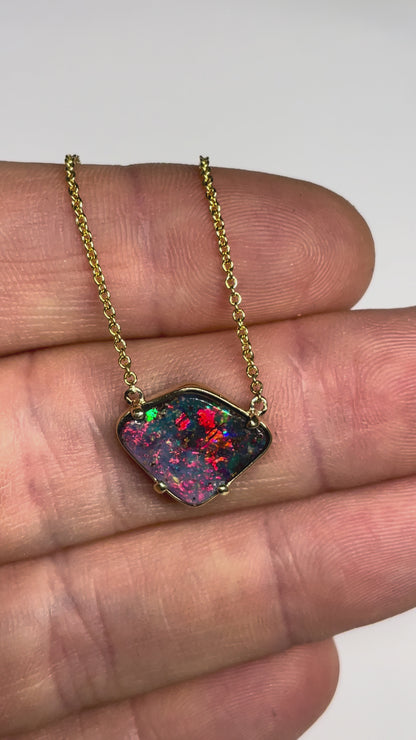 Boulder Flame Necklace - 14k