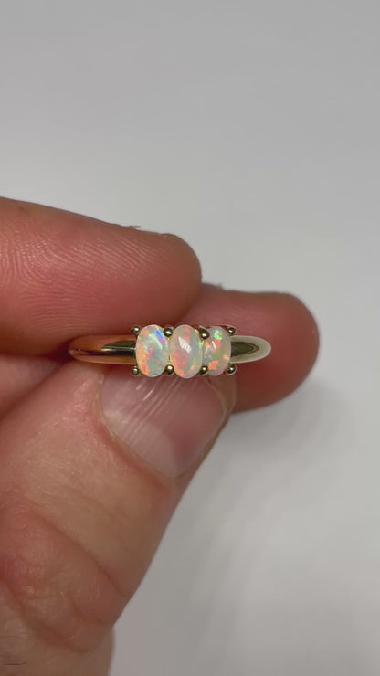 Trio ♡ Ring - 9k Gold, Size 7.5, P