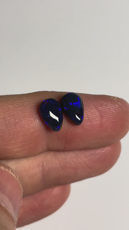 2.7ct Lightning Ridge Pair