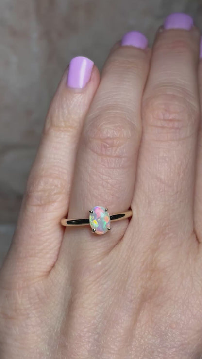 Lucid Opal Ring - 9k gold, size 5, K